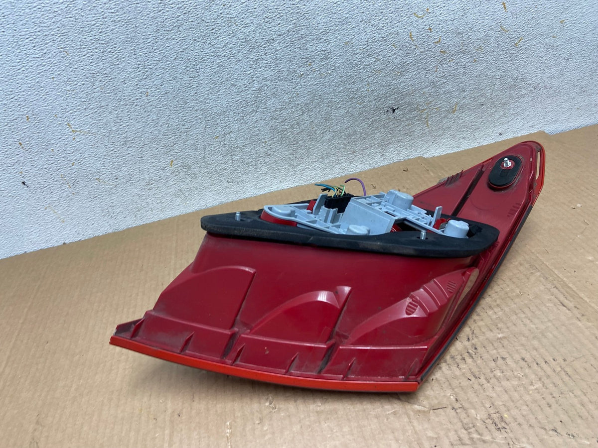 2008 2009 2010 2011 Mercedes C-Class Right Passenger Tail Light AI6538 LK3