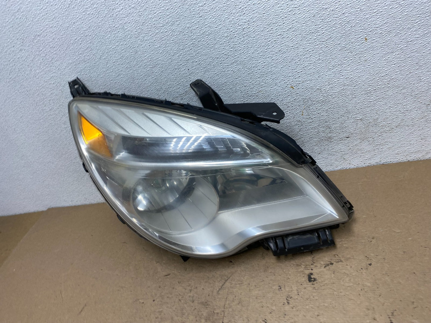2010 - 2015 Chevrolet Equinox Halogen Headlight Right Passenger Side AF5142 DW1