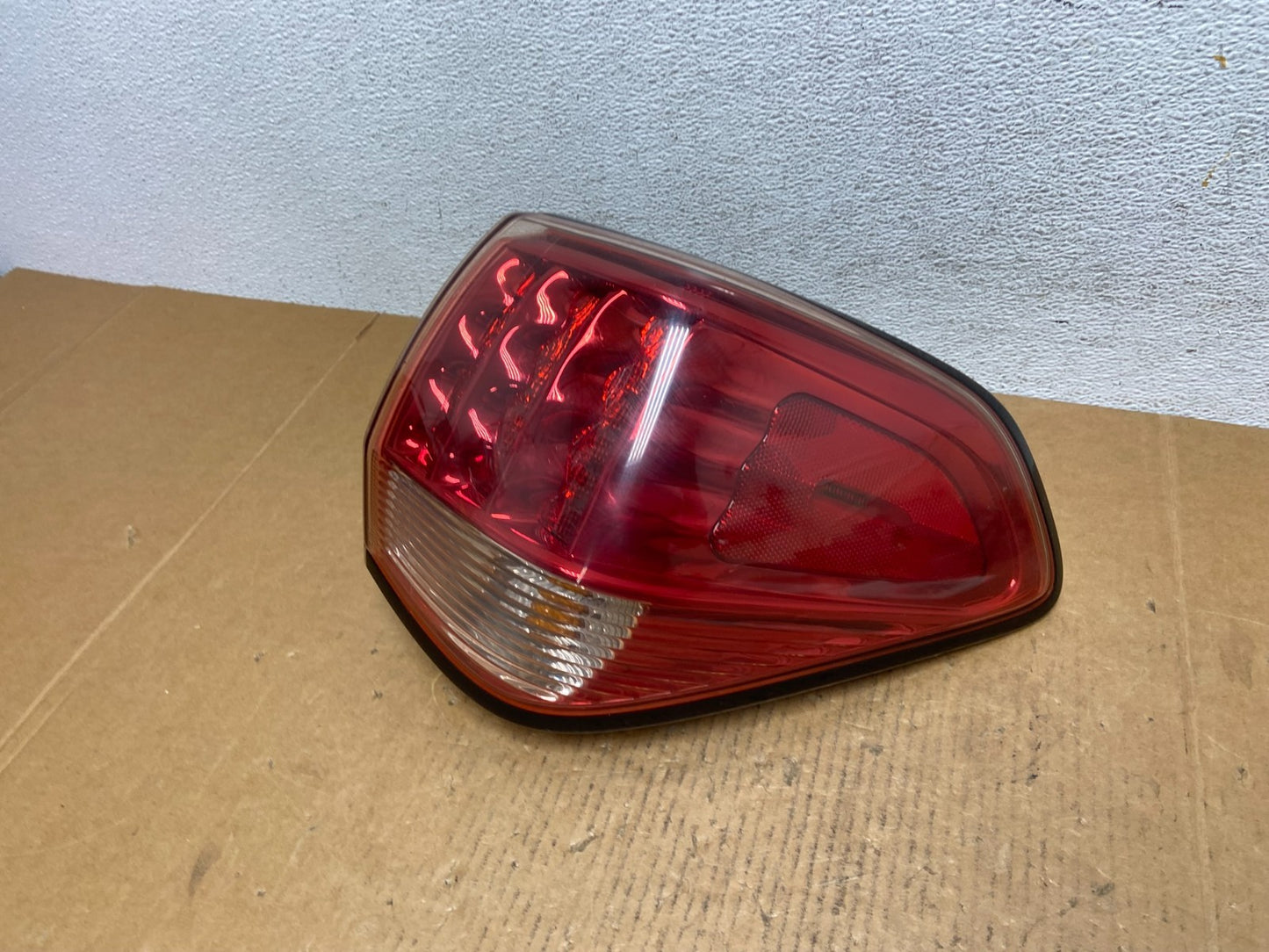2011 to 2013 Infiniti Qx56 Right Passenger RH Side Tail Light ad9358 DG1