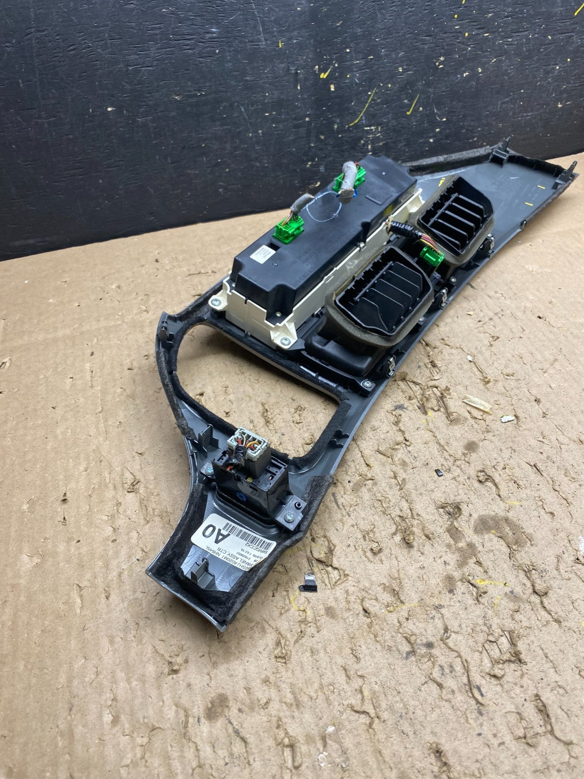 2005 to 2010 Honda Odyssey Radio Climate Control Dash Trim Bezel T8518 DG3