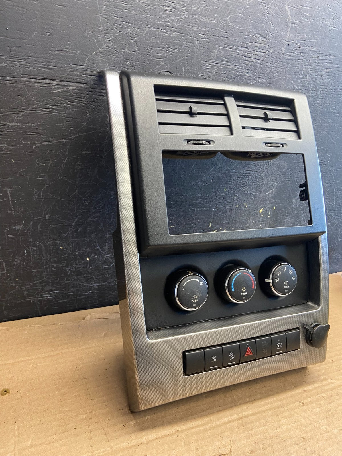 2008 to 2012 Jeep Liberty Dash Climate Temperature Control Radio Bezel AF2617 DG2