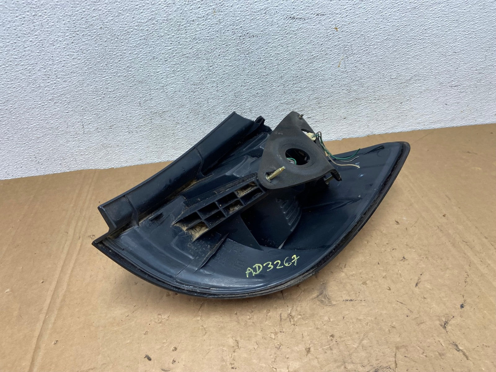 2003 - 2008 Pontiac Vibe Left Driver LH Side Tail Light AD3267 LK5