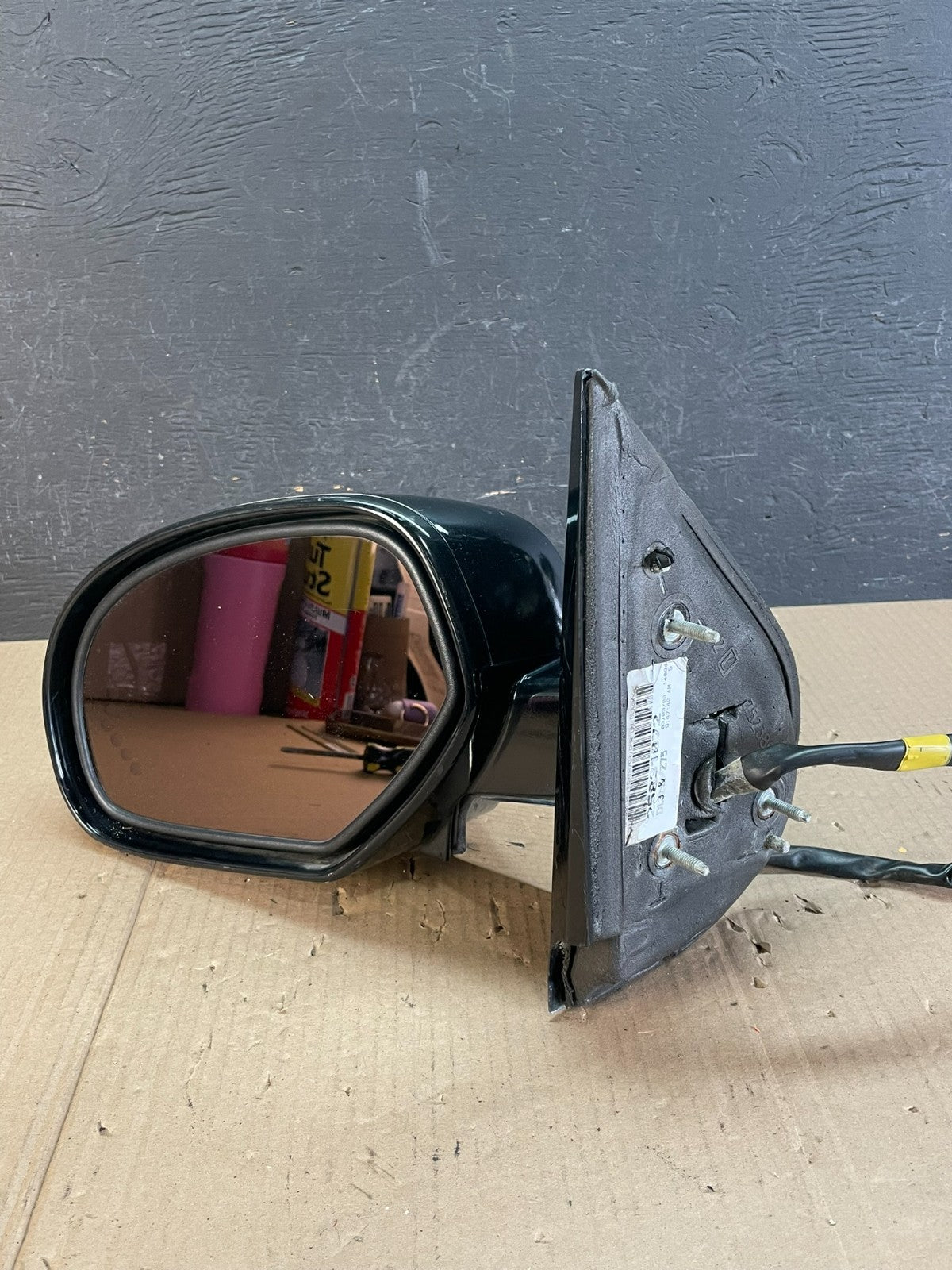 2007 - 2014 Cadillac Escalade Left Driver Door Mirror Turn Signal AD8675 DW2