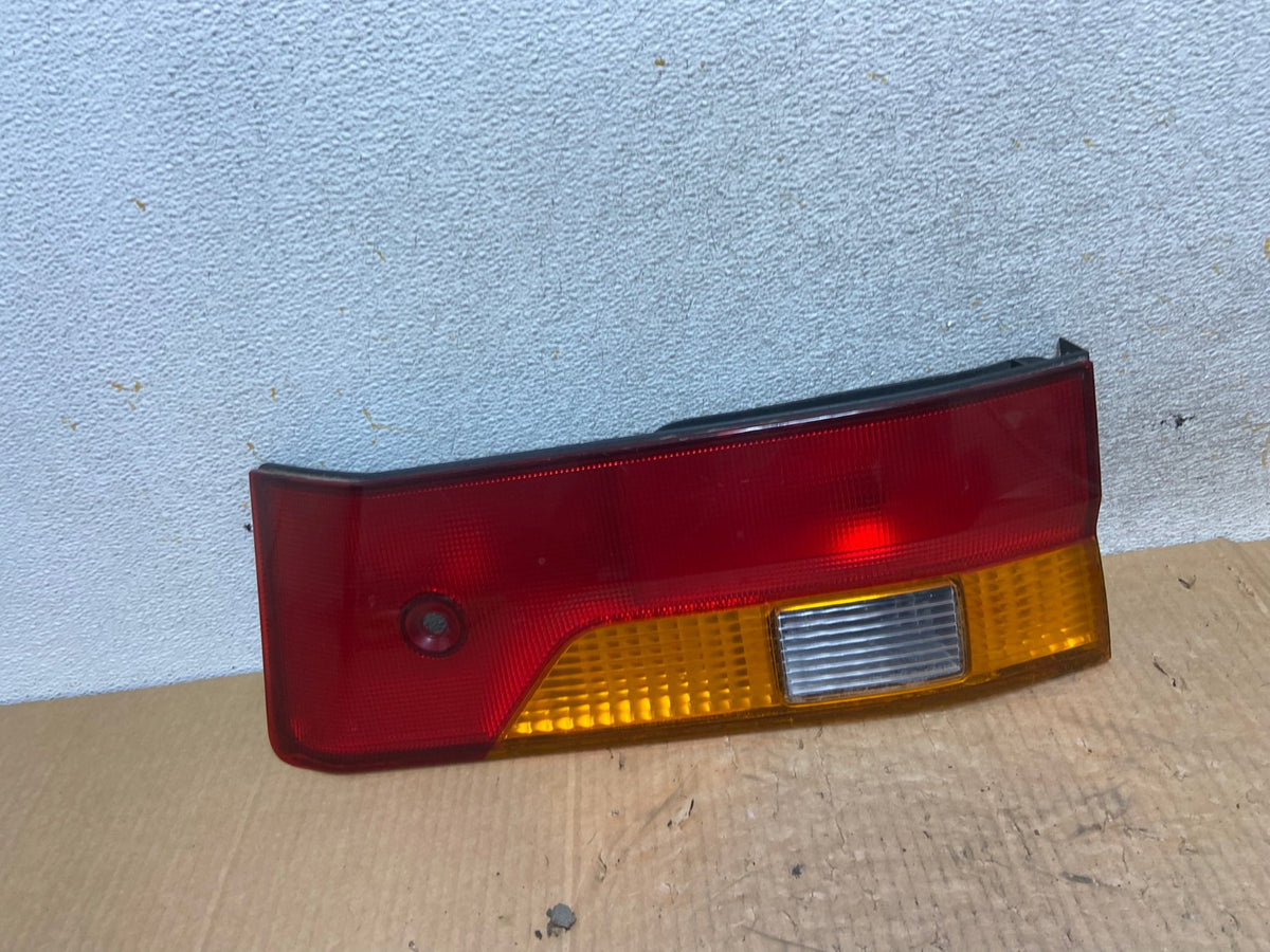 2002-2004 Honda Odyssey Right Passenger RH Side Tail Light Inner AI6749 LK0