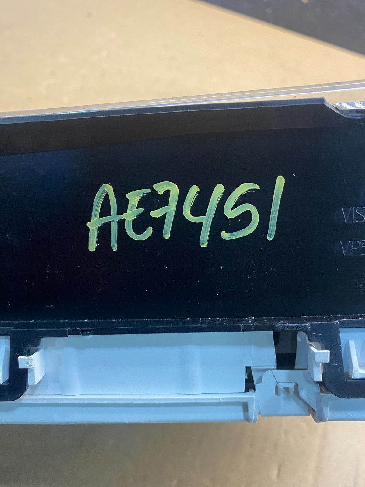 2006-2007 Nissan Pathfinder Xterra Cluster Speedometer Instrument AE7451 DW6