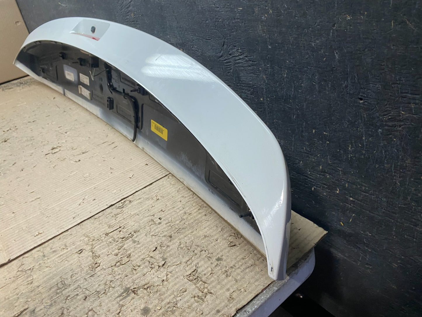 2009 to 2014 Volkswagen Routan Rear Spoiler OEM X8250 PS7