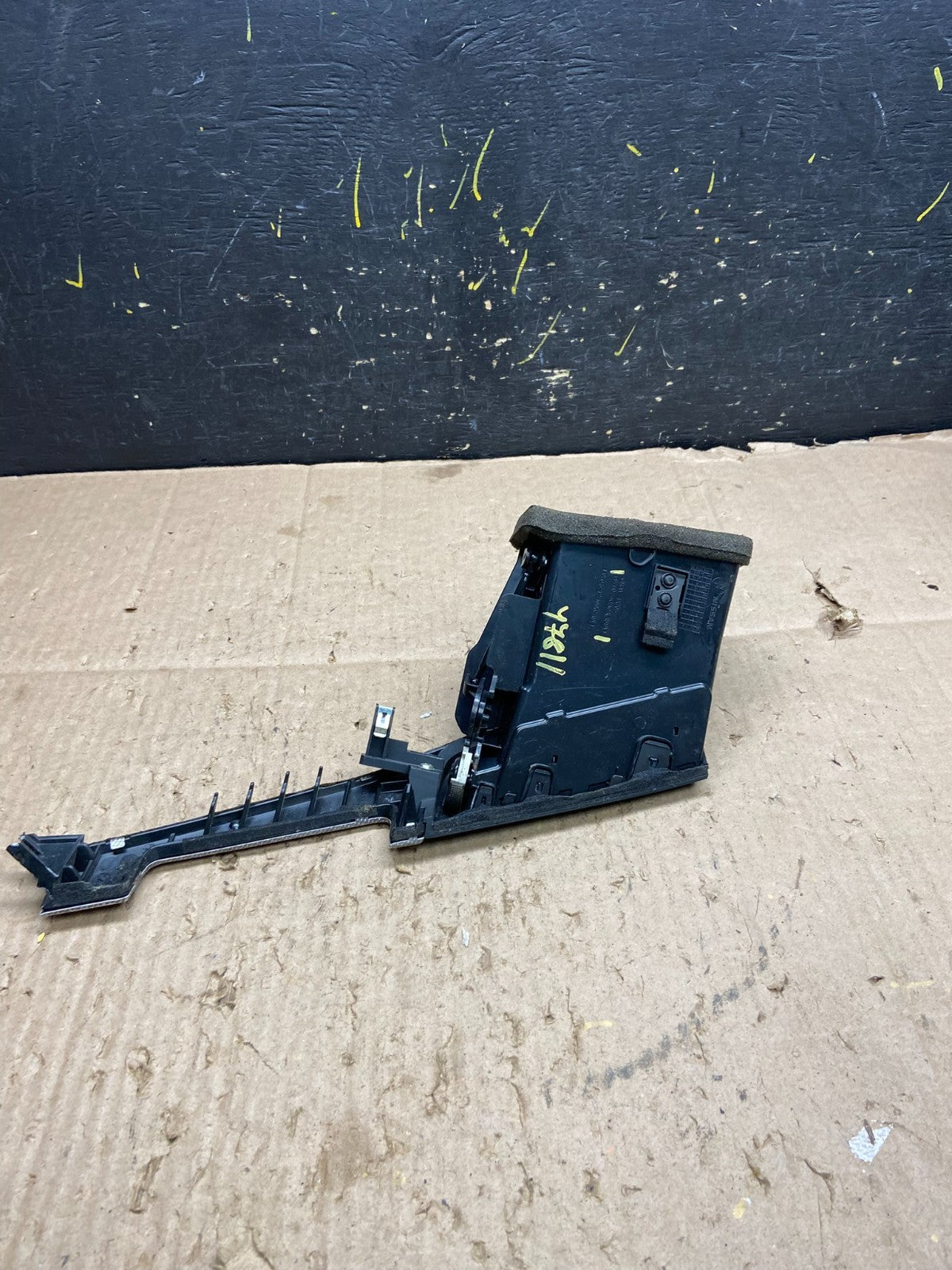2014-2018 Infiniti Q50 Right Passenger Center Dash Air AC A/C Vent Oem Y7811 DG4