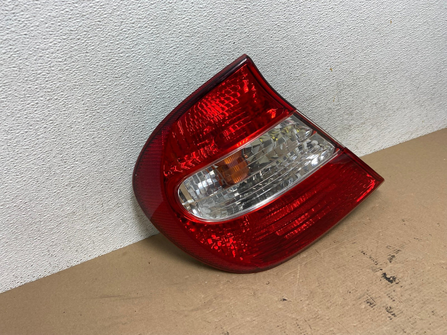 2002 2003 2004 Toyota Camry Left Driver LH Side Tail Light AF4564 LK2