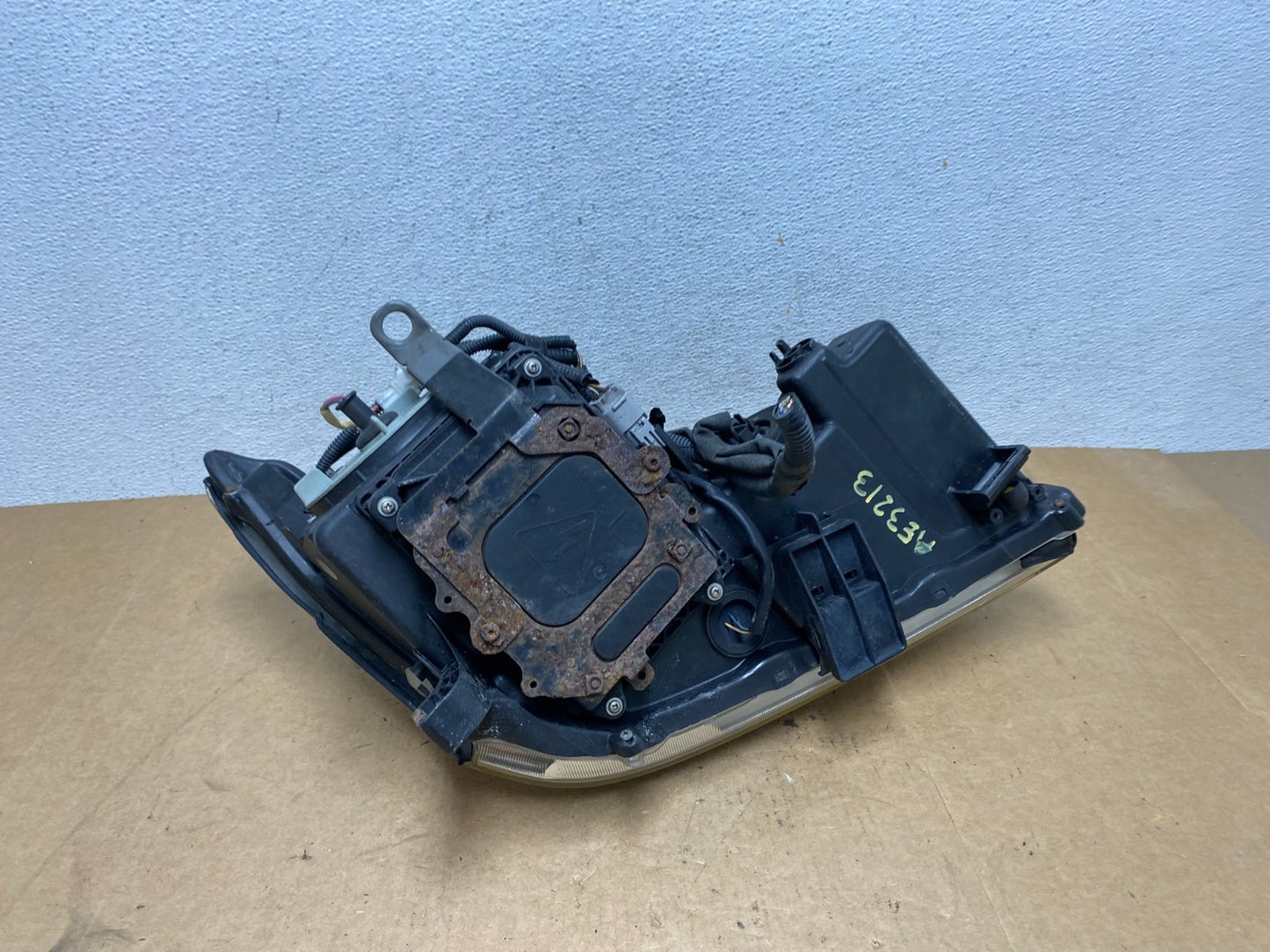 2004 to 2009 Lexus RX330 RX350 Xenon Left Driver Side Headlight AE3213 DW7