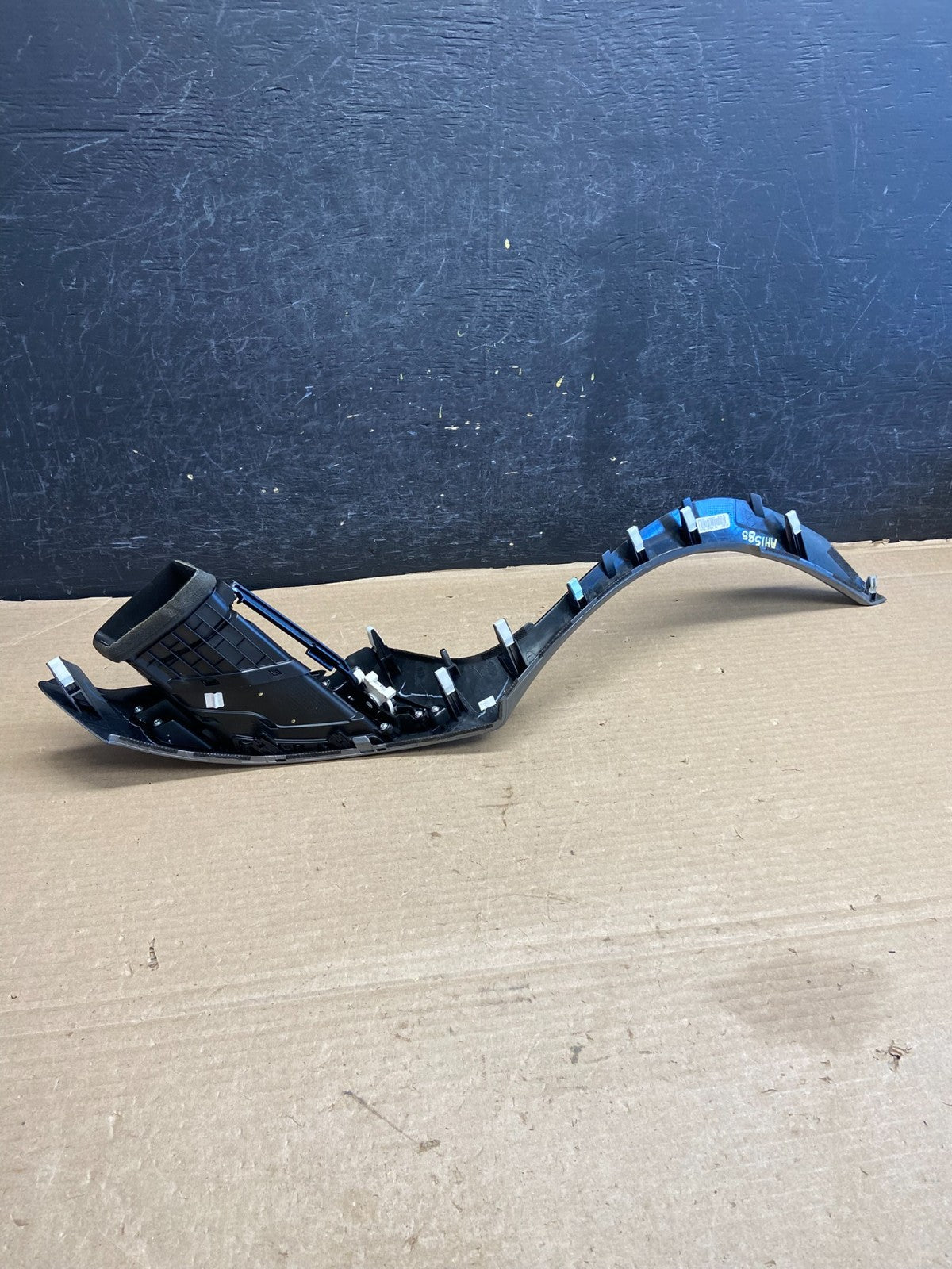 2013 to 2017 Hyundai Elantra GT Dashboard Left Air Vent AH1585 DG2