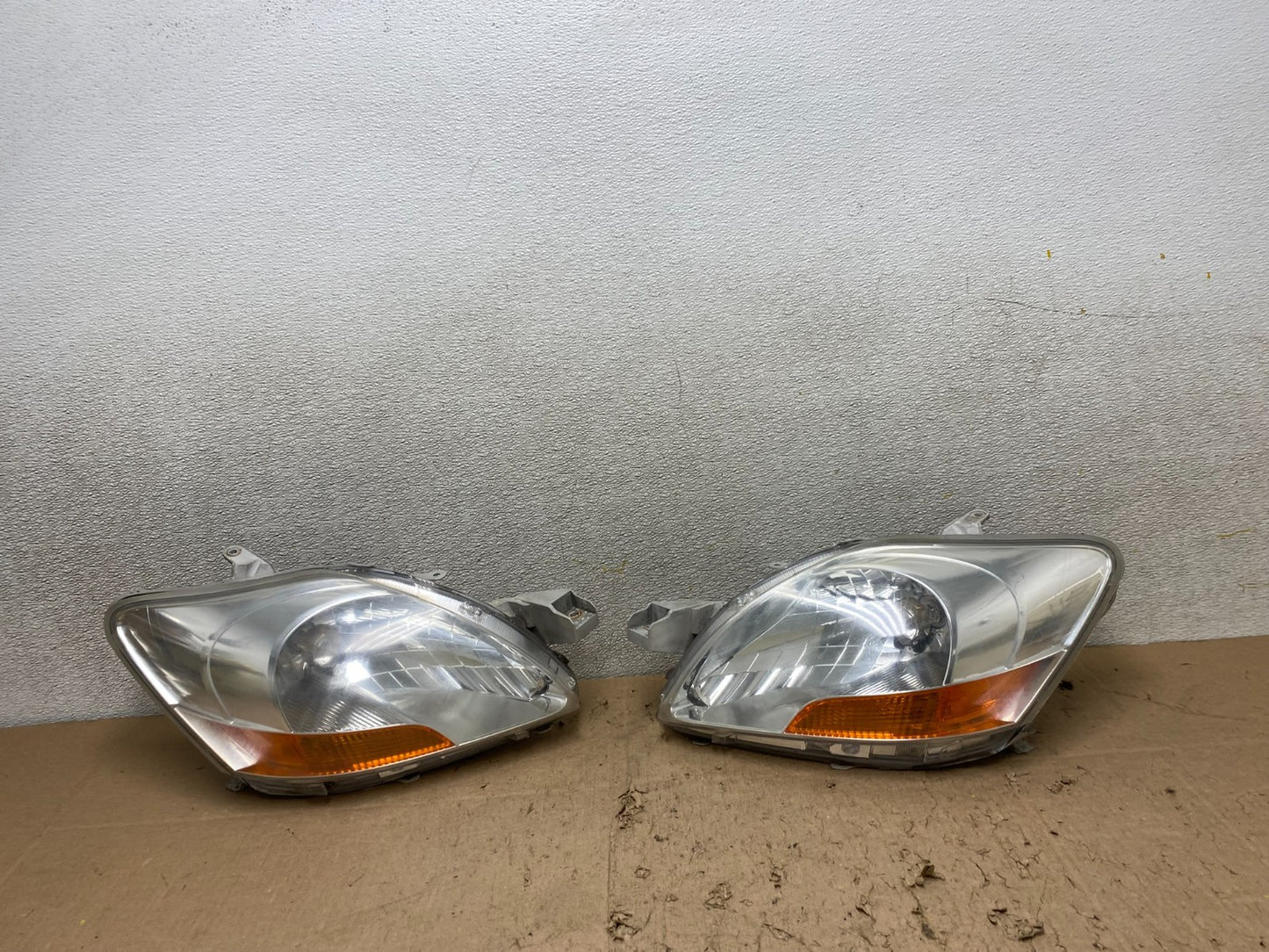2007 2008 2009 Toyota Yaris Left+Right Halogen Headlights Oem W3693 DW0