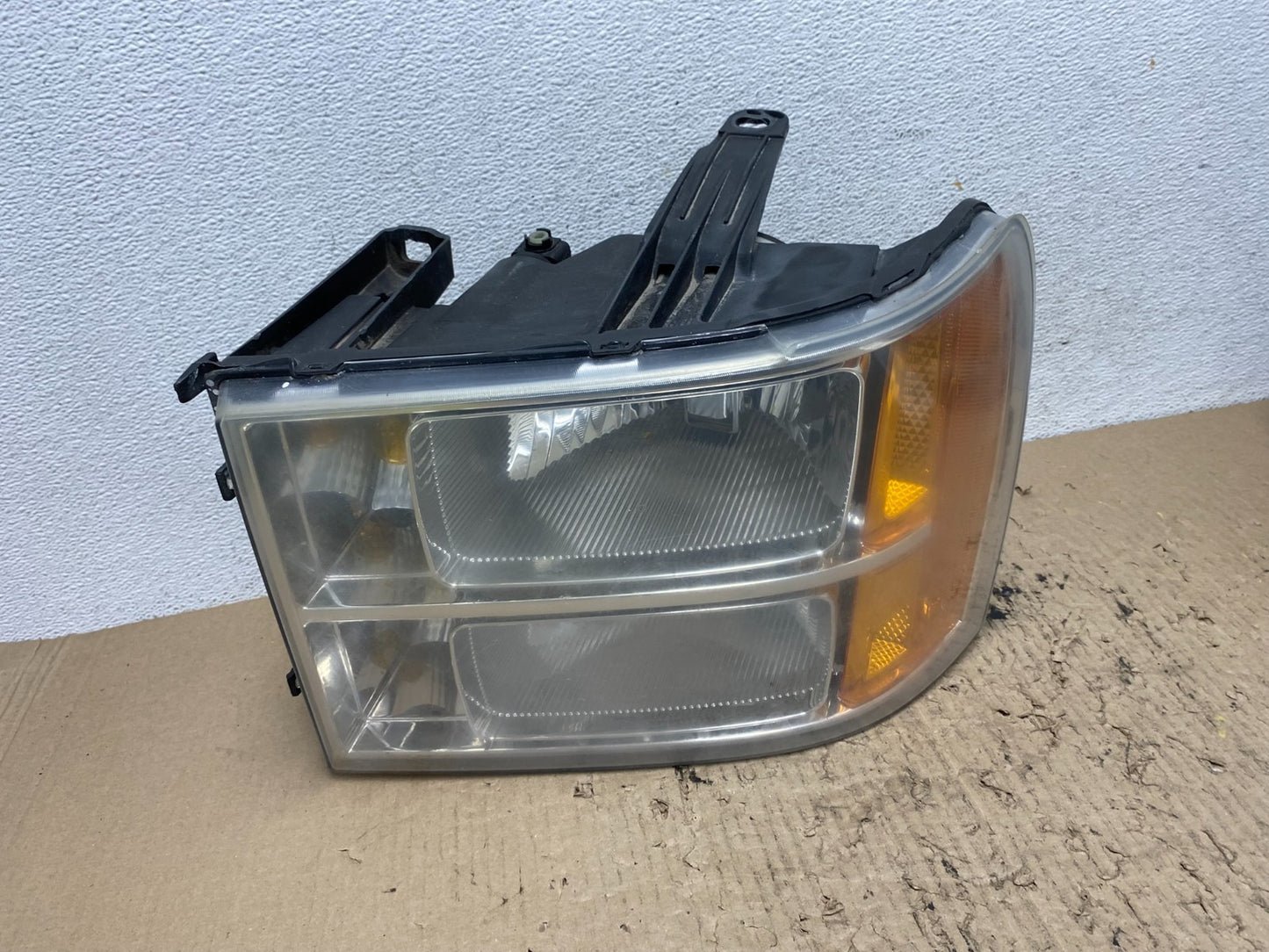 2007 - 2014 GMC Sierra Left Driver LH Side Halogen Headlight AF7249 DW0