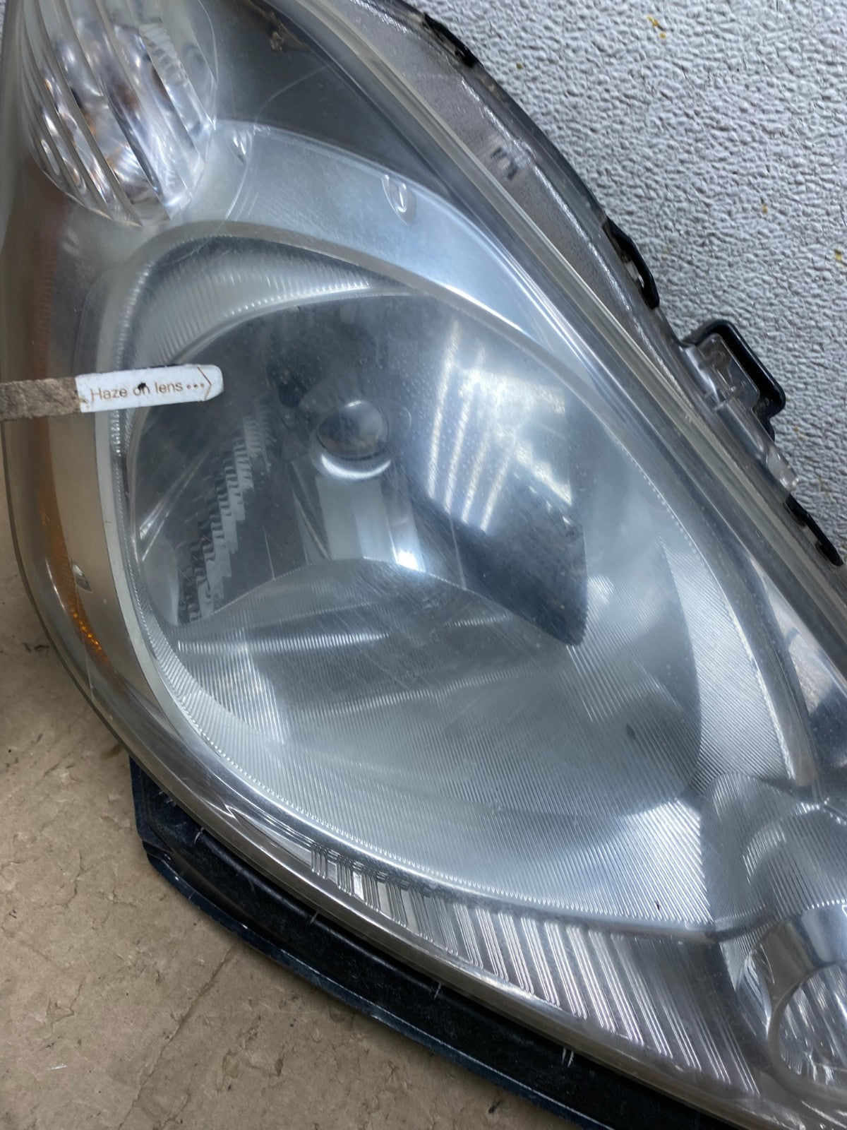 2009 to 2013 Honda Fit Right Passenger RH Side Headlight Halogen AJ2320 DW4