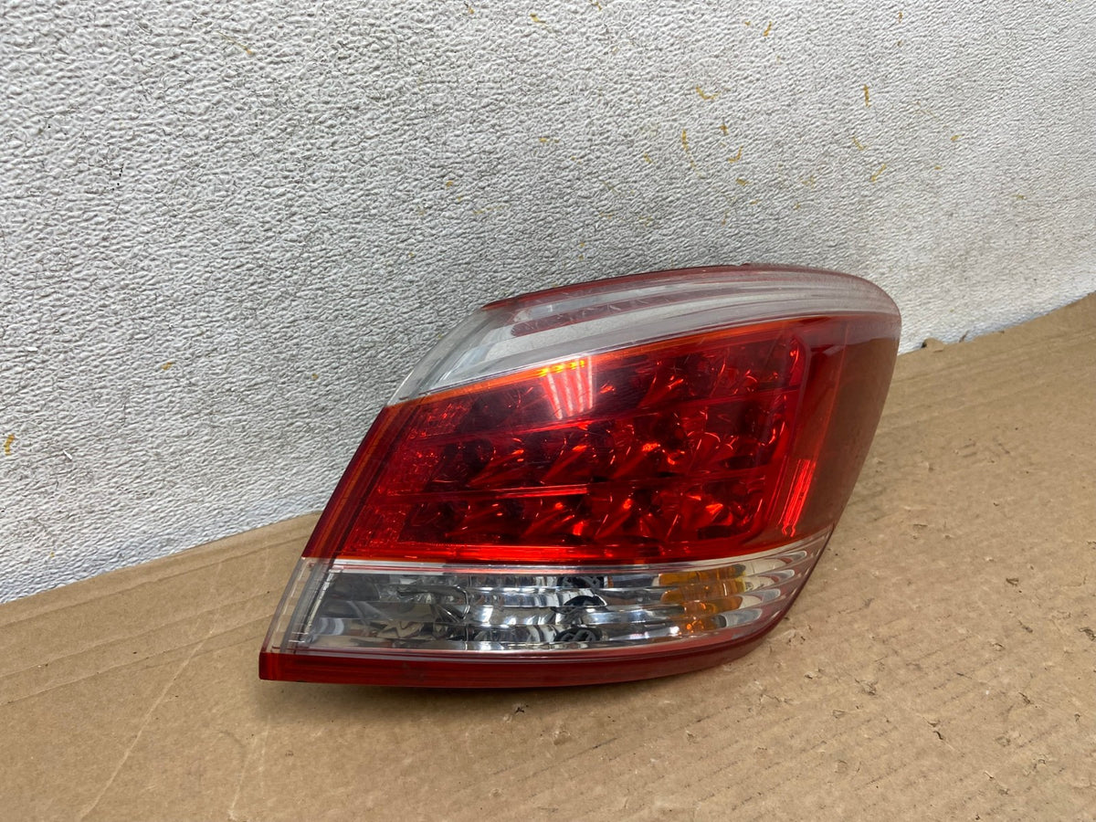 2011 - 2014 Nissan Murano Right Passenger Side RH Tail Light AH8471 LK1
