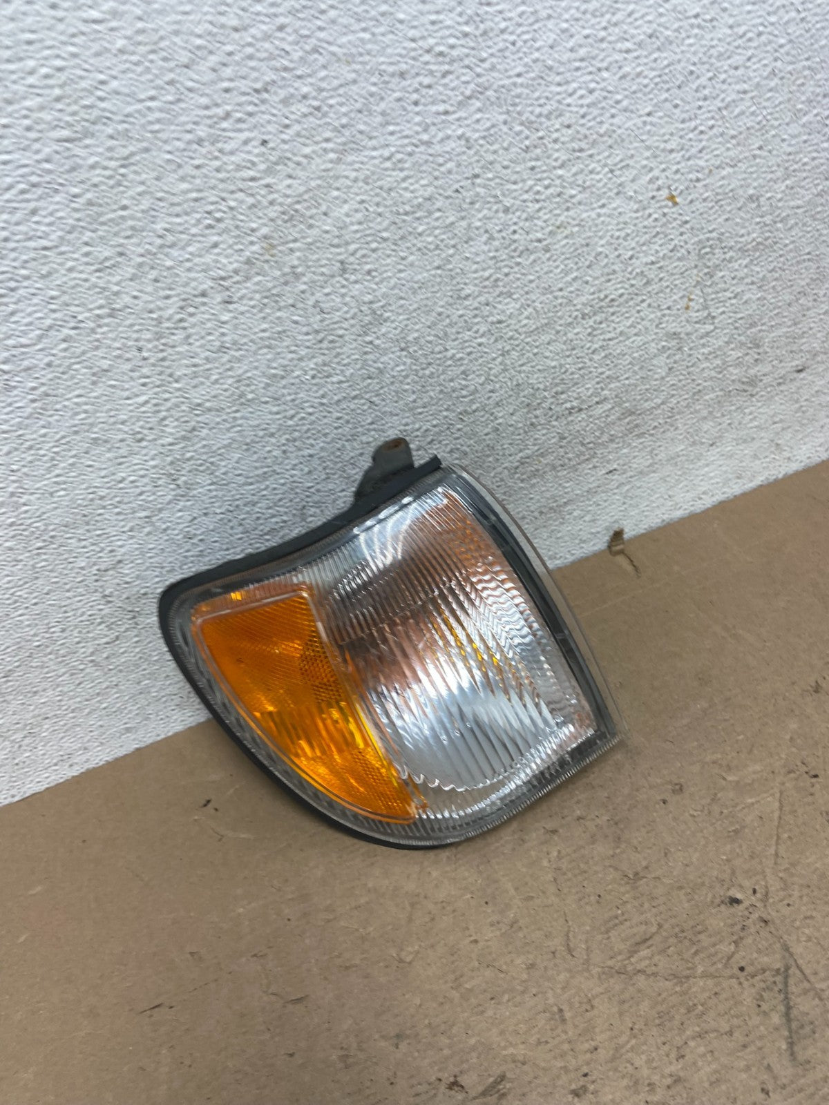 1999 to 2004 Nissan Pathfinder Passenger Corner Park Light Turn Signal AF5748 DW2