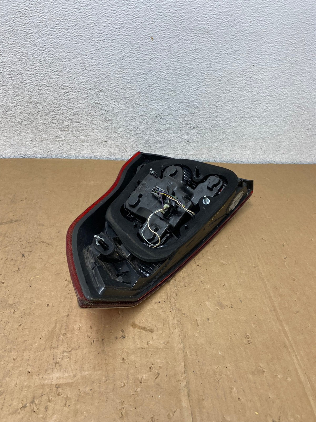 2007 to 2013 Volvo S80 Right Passenger RH Side Tail Light AD1222 LK5