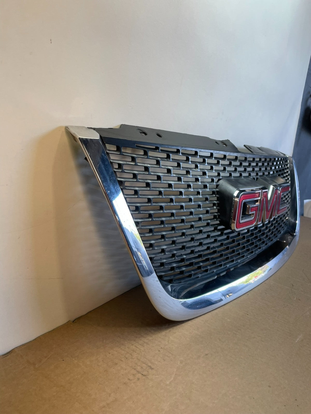 2007 to 2012 GMC Acadia Front Upper Grill Grille AG9829 DG2
