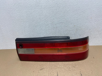 1995 1996 Lexus ES300 Right Passenger RH Side Tail Light AE7055 LK0
