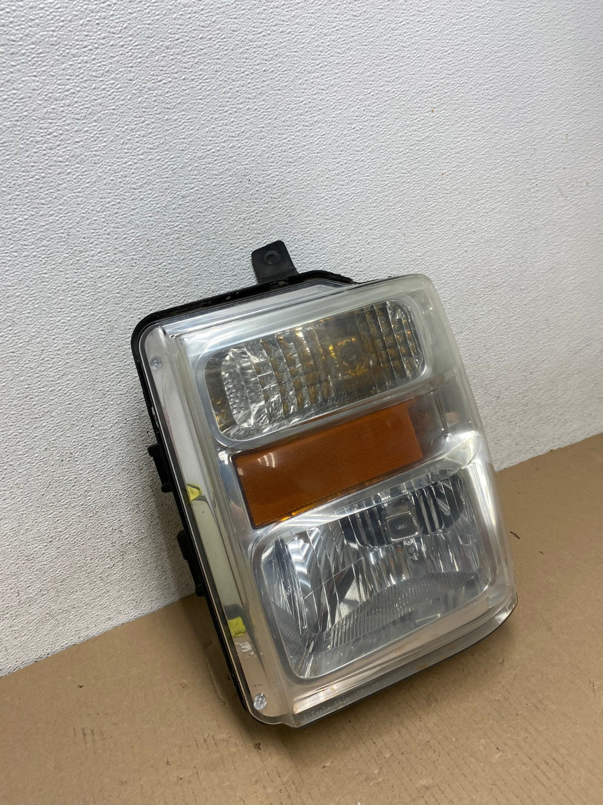 2008 to 2010 Ford F250 Super Duty Left Driver LH Side Headlight AF3050 LK2