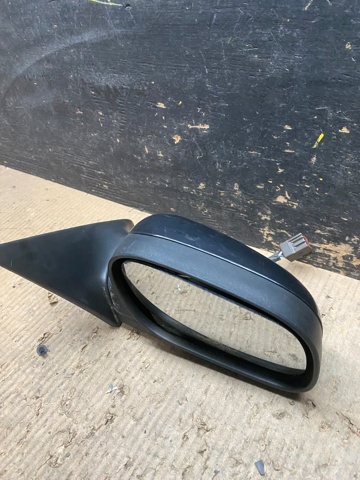 2003 to 2011 Ford Crown Victoria Right Passenger View Door Mirror T9877 DG9