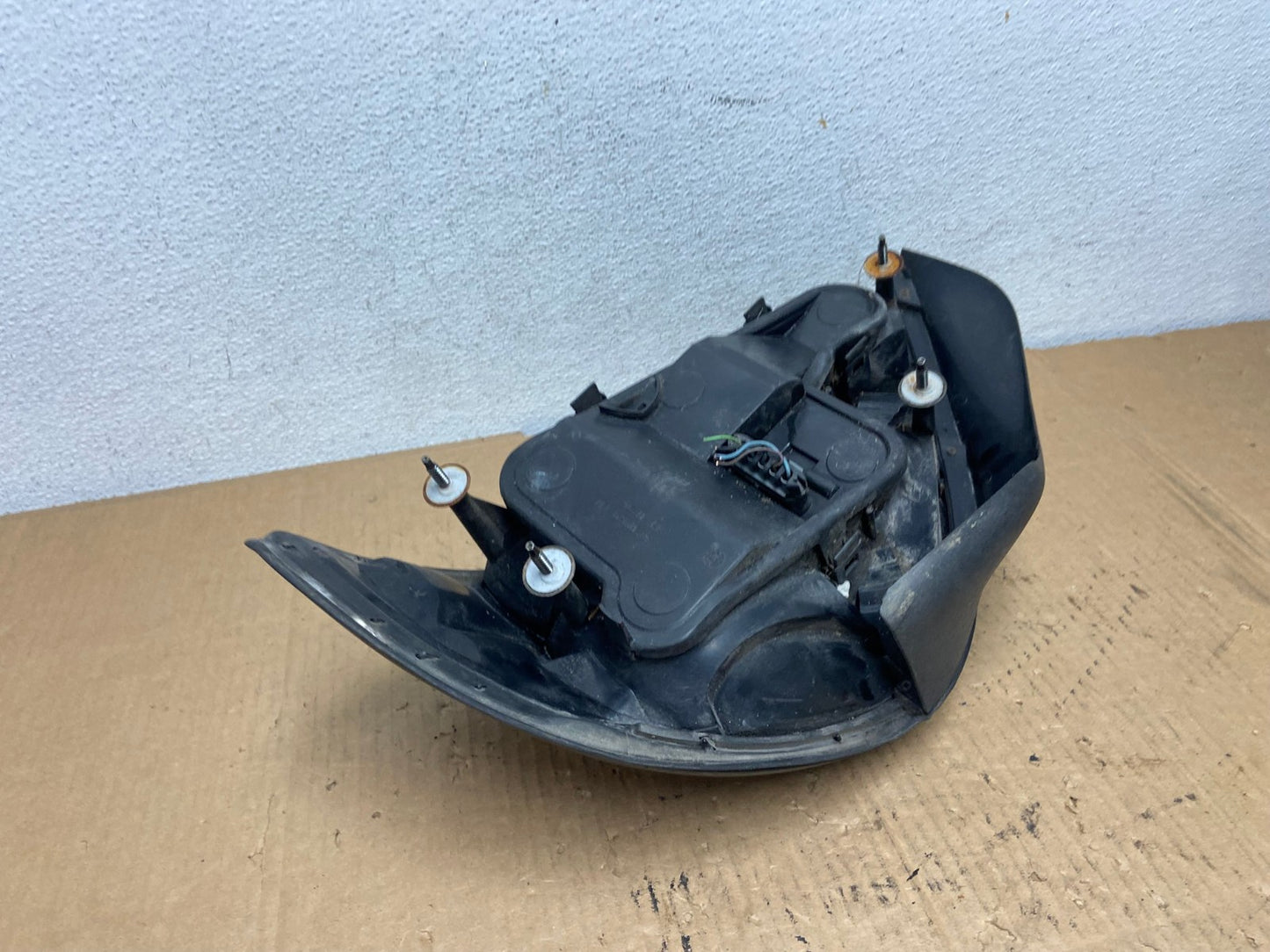 1999-2005 Pontiac Grand AM Left Driver LH Side Tail Light AD1113 LK4