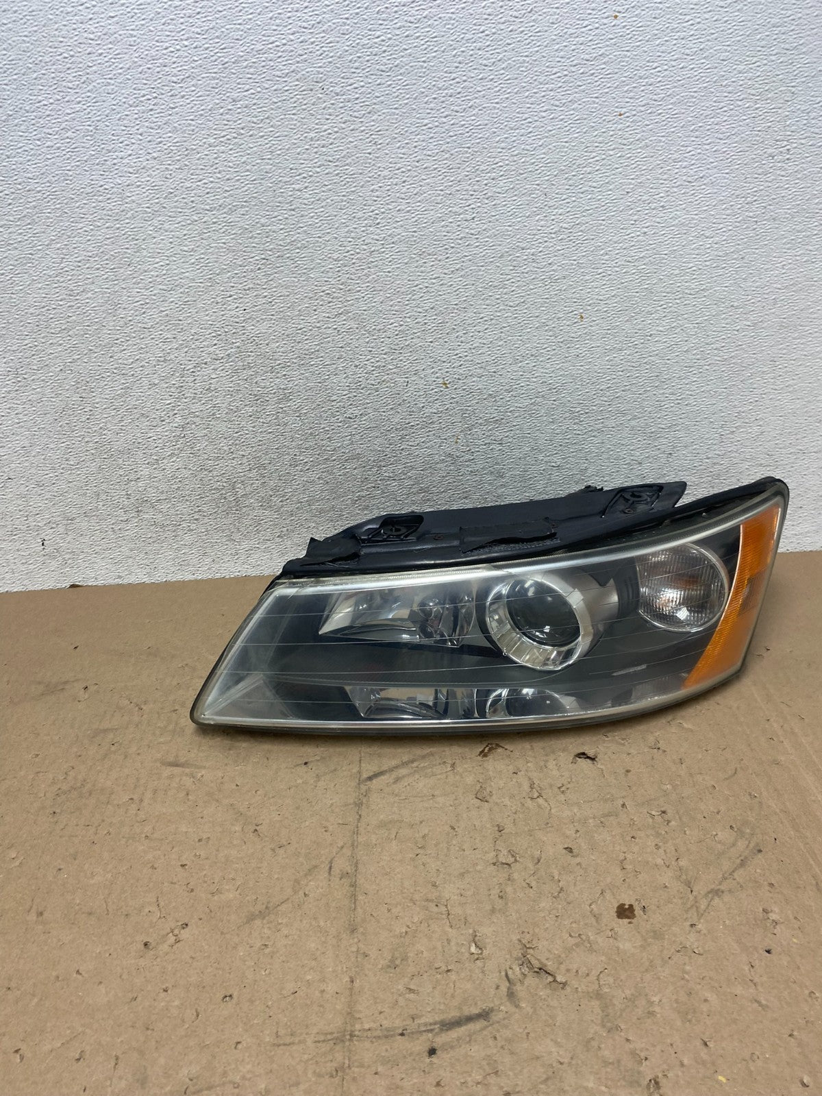 2006 to 2008 Hyundai Sonata Left Driver LH Side Headlight Halogen AG5437 DW0