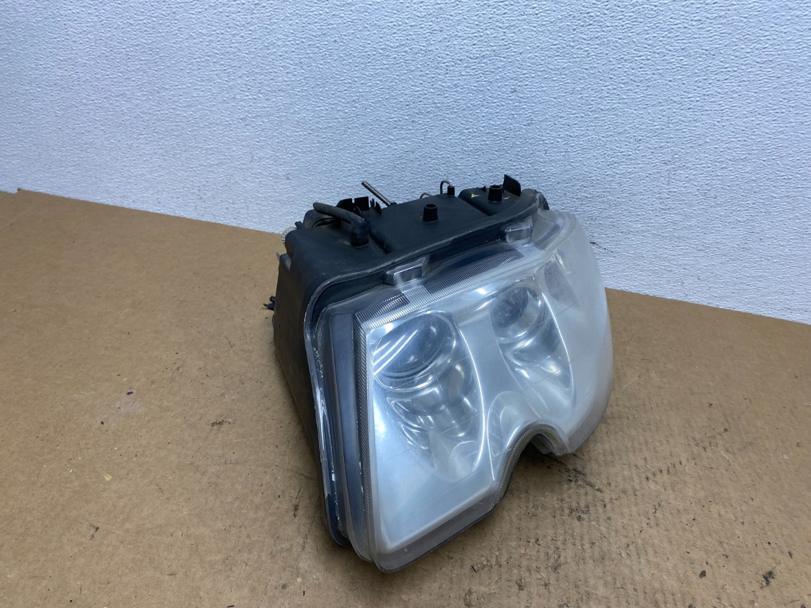 2003 - 2008 Maserati Quattroporte M139 Left Driver LH Headlight Xenon AC3440 DG2