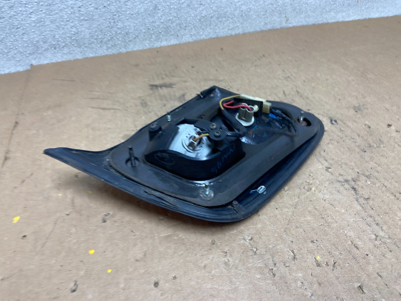 2001 2002 Subaru Forester Left Driver Inner Lid Mounted Tail Light Z7947 DW4