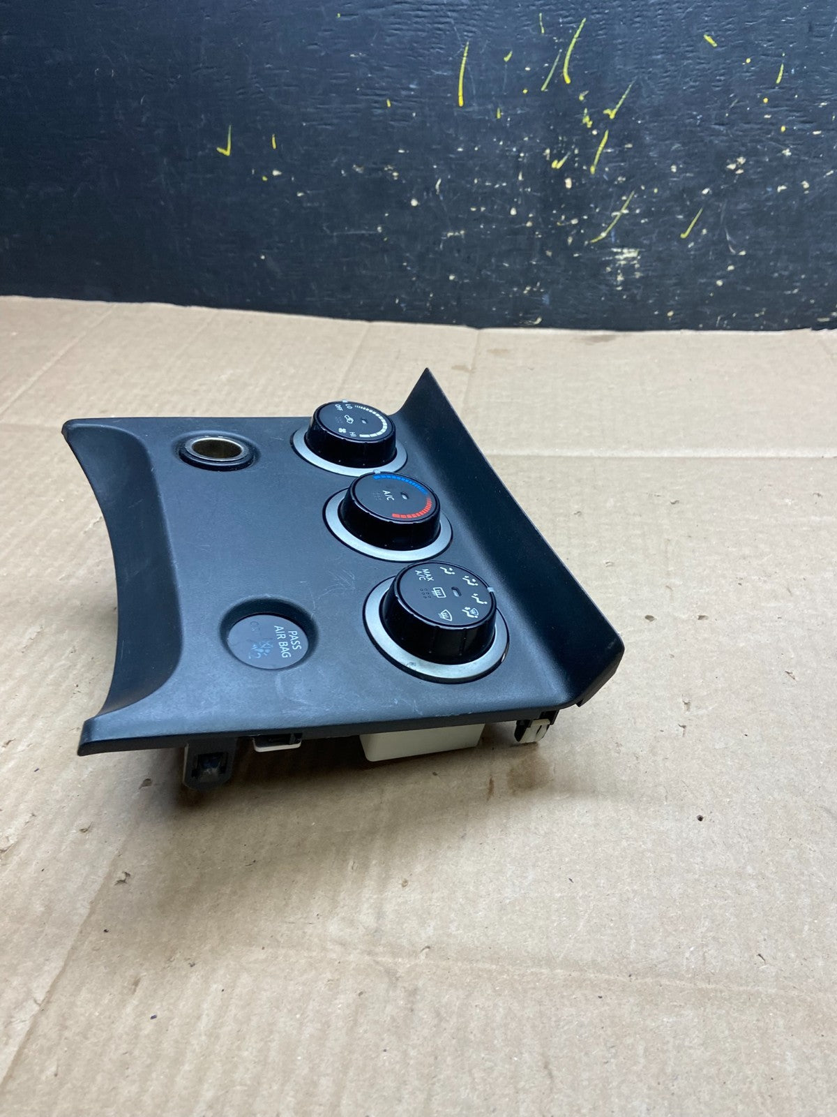 2011 to 2015 Nissan Rogue Heater Temperature AC Climate Control OEM Y2243 DG3