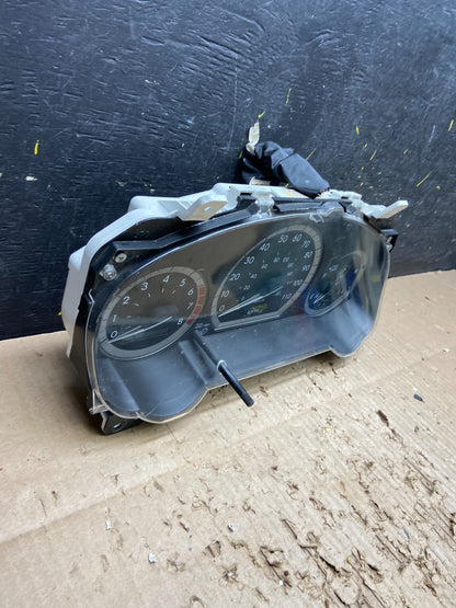 2004 2005 Toyota Sienna Speedometer Cluster Gauge V7757 DG2