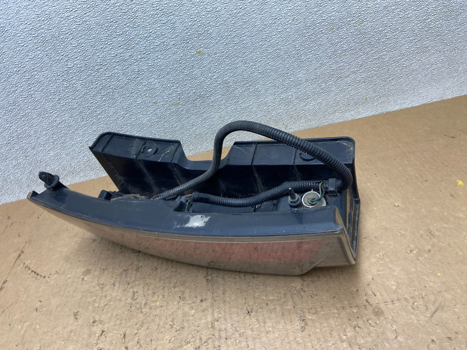 2007 to 2014 Cadilla Escalade Driver Side Right Passenger Side Tail Light AA00836