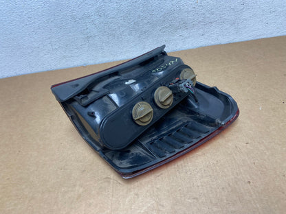 1999 - 2004 Jeep Grand Cherokee WJ Left Driver Lh Tail Light AD5471 LK5