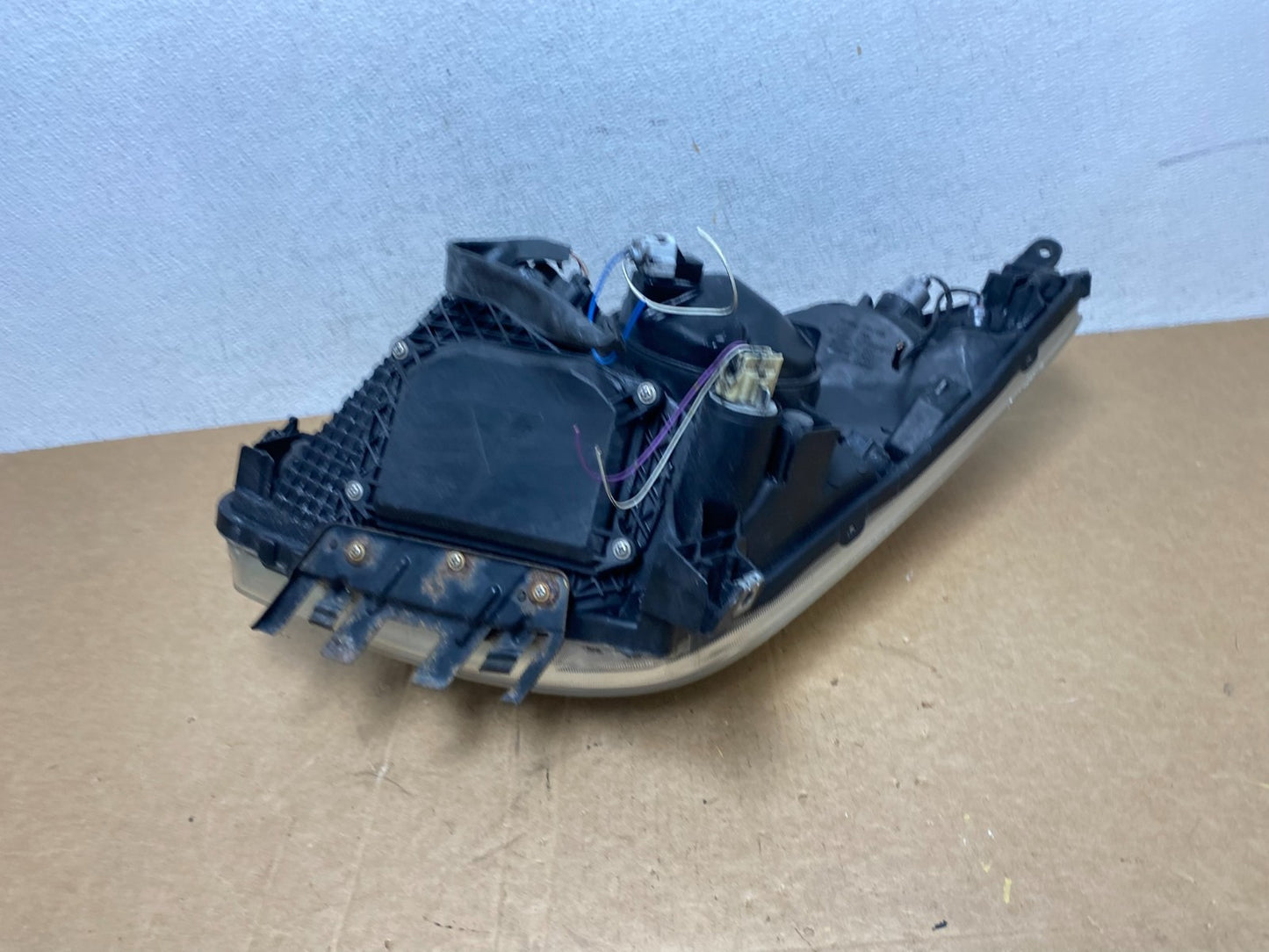 2004 - 2005 Toyota Prius Right Passenger RH Side Headlight Xenon Hid AD6128 DW9