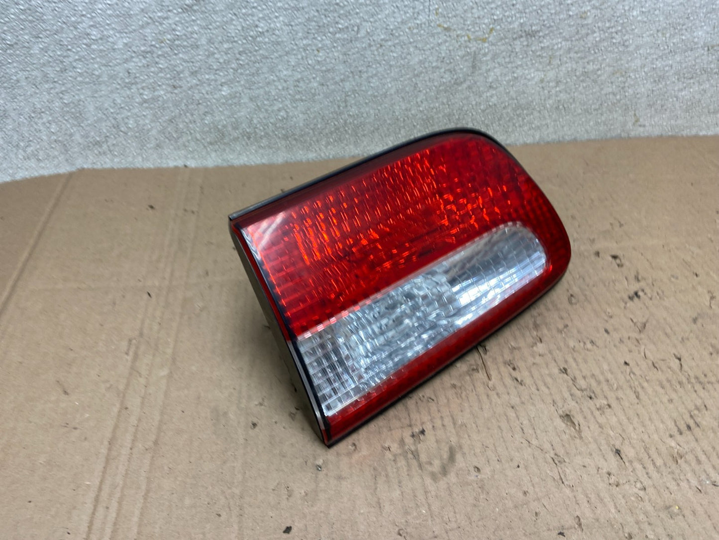 2001 2002 2003 Toyota Sienna Left Driver Lh Side Inner Tail Light OEM Y0132 DW2