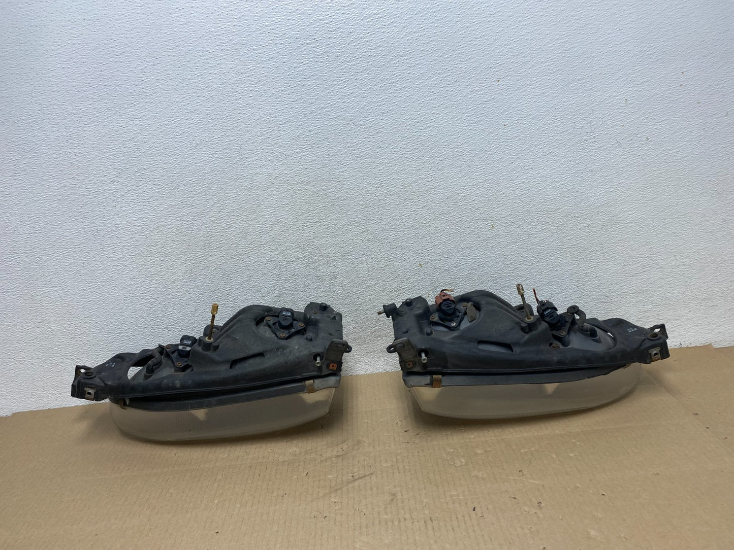 1995 - 1996 Toyota Camry Left+Right Side Set Halogen Headlights AG5870 DW4