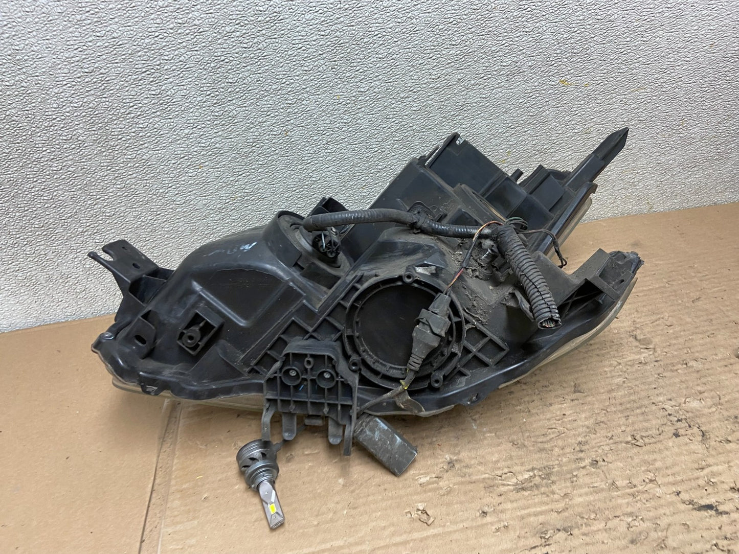 Halogen 2009-2014 Nissan Maxima Right Passenger Headlight AA9627 DW6