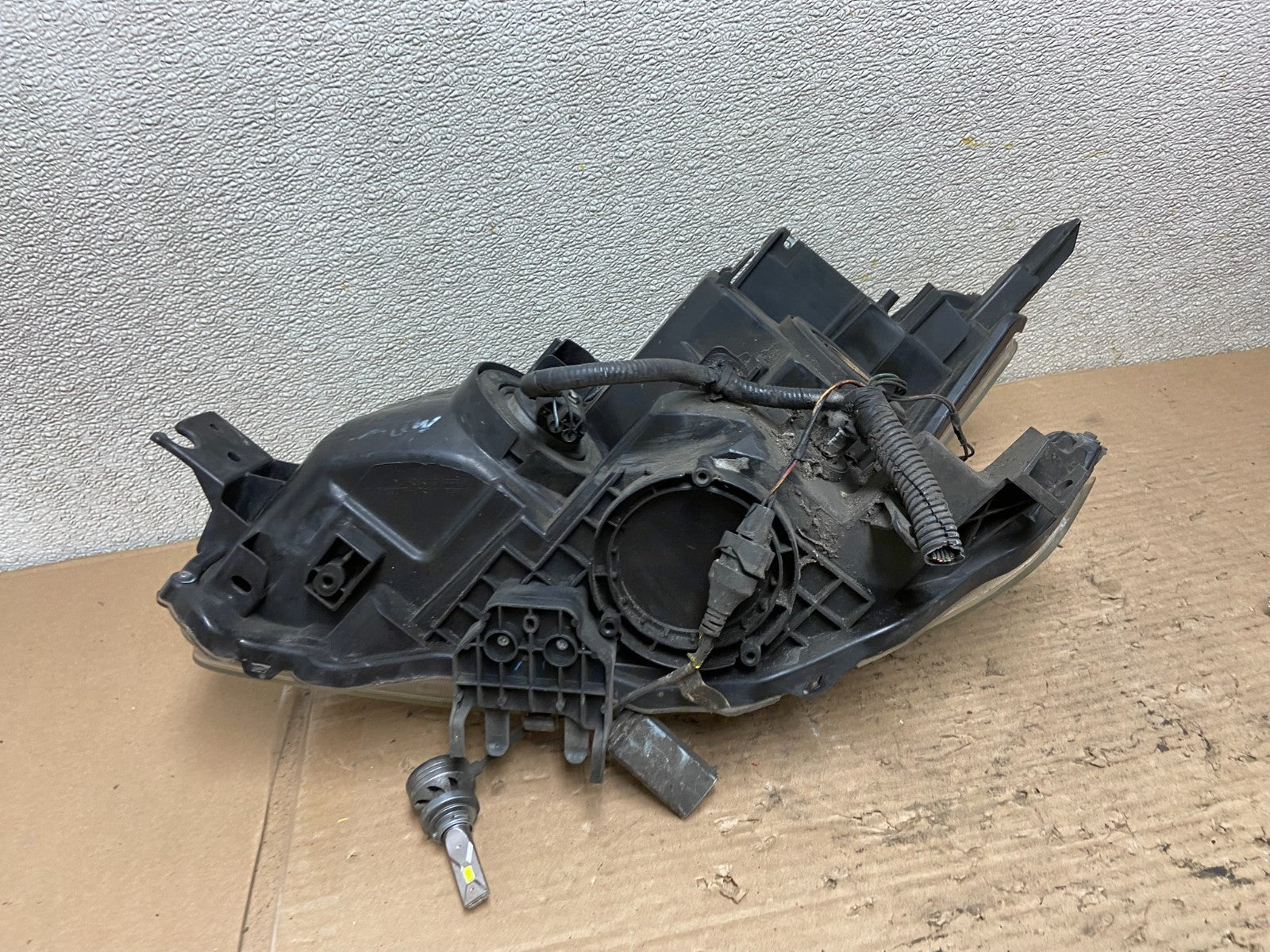 Halogen 2009-2014 Nissan Maxima Right Passenger Headlight AA9627 DW6