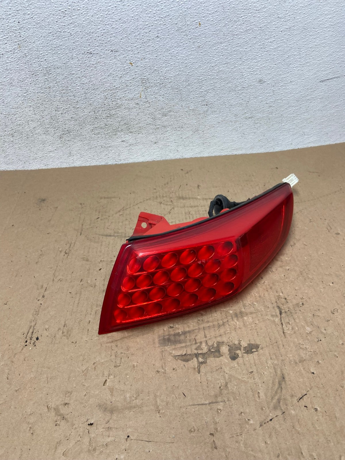 2003 to 2008 Infiniti FX35 FX45 Right Passenger RH Side Tail Light AD7812 LK0
