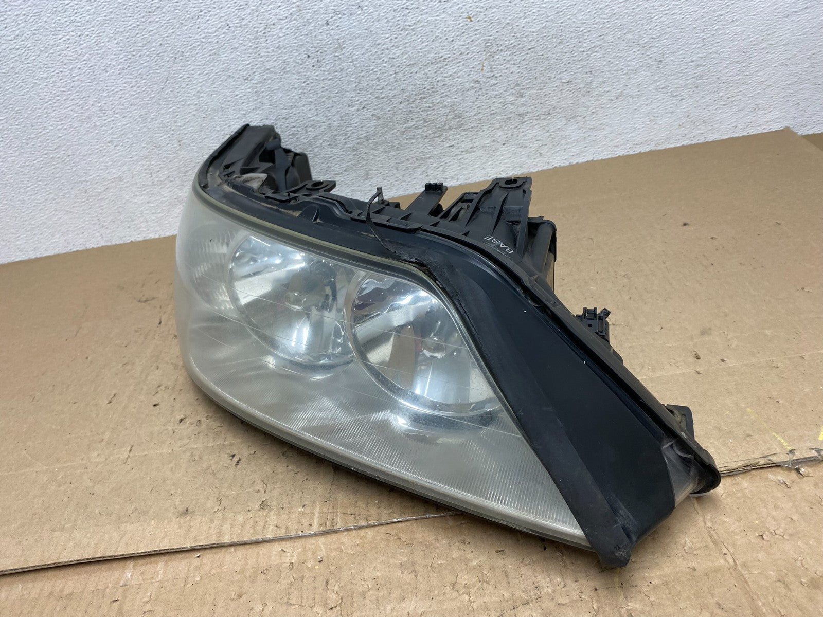 2005 to 2011 Lincoln Town Car Right Passenger Rh Side Headlight AE6606 DW1