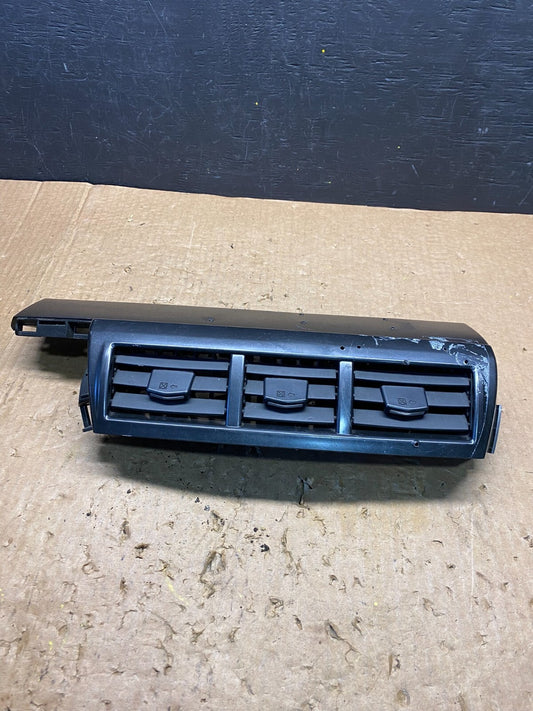 2012 2013 2014 Toyota Prius V Front Center Dash Air Vent G3915 DG10