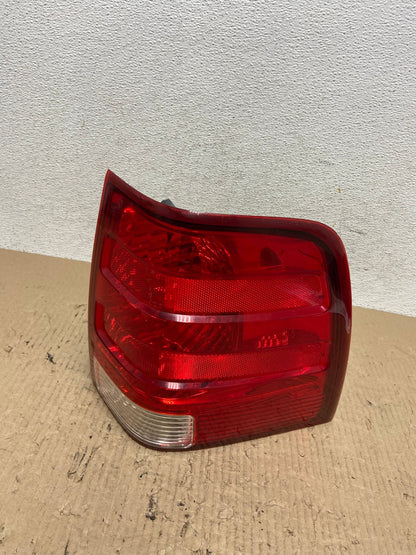 2003 2004 2005 2006 Ford Expedition Right Passenger Rh Tail light AF7027 LK0