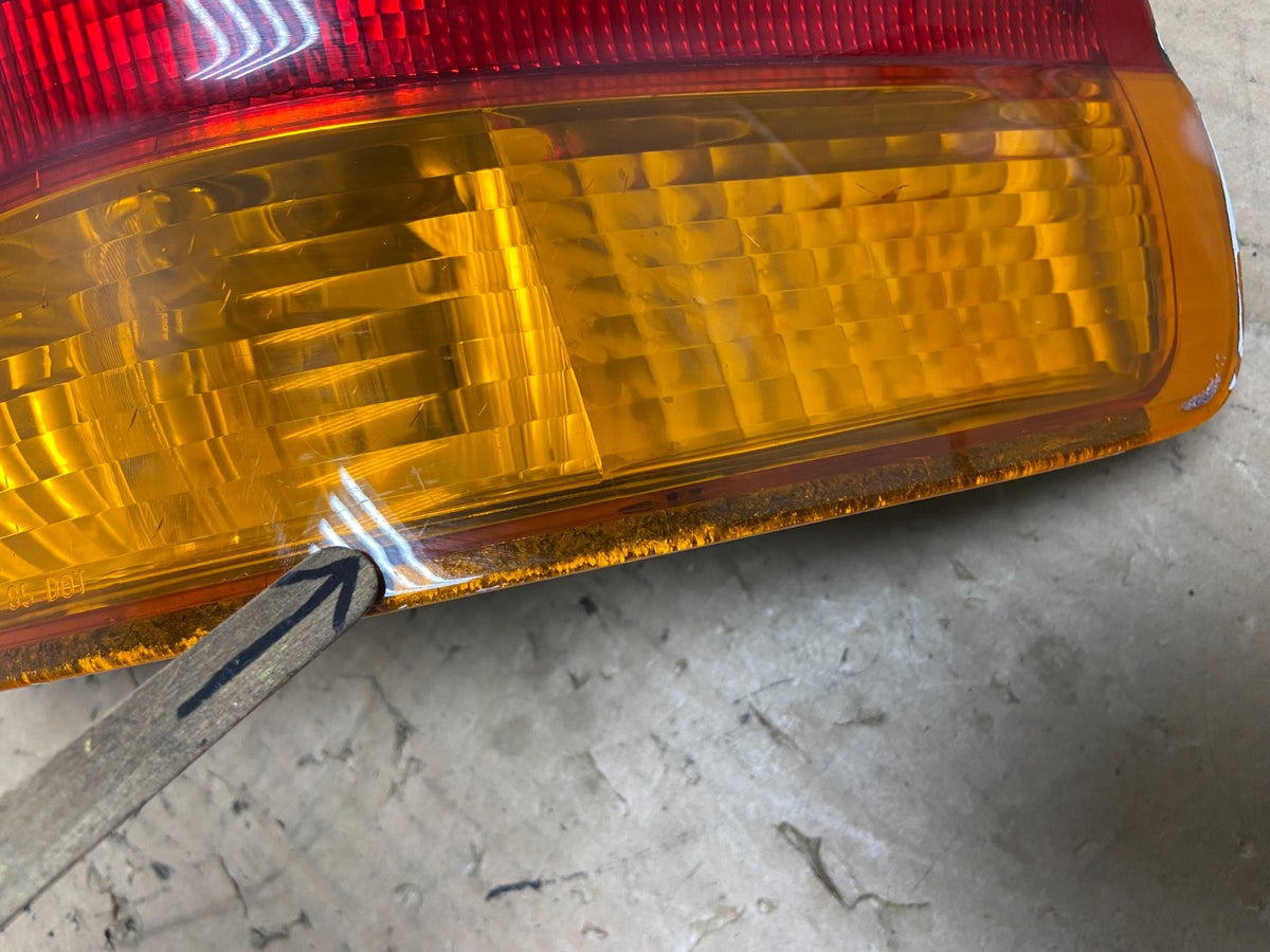 2002 2003 2004 Honda Odyssey Right Passenger Side Tail Light AI9281 LK5