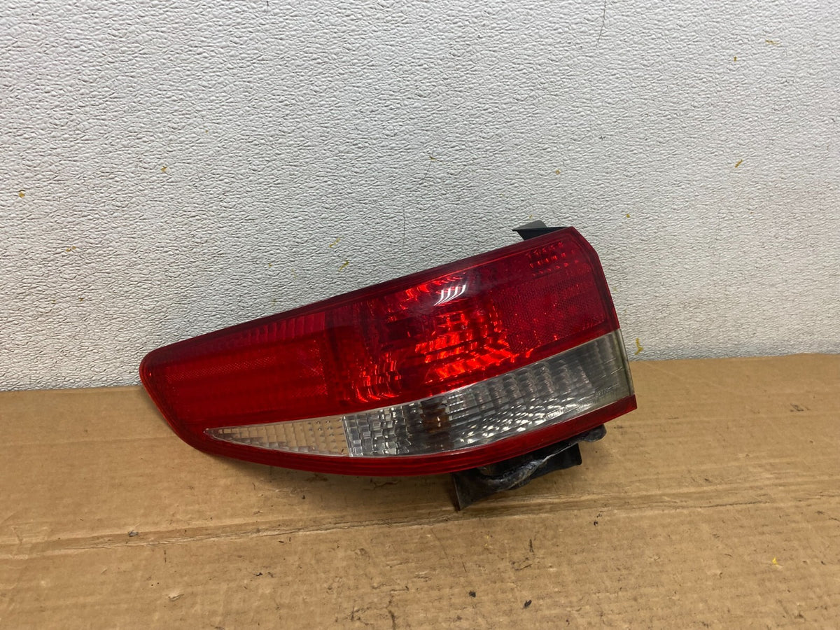 2003 to 2004 Honda Accord Sedan Left Driver Lh Side Tail light M7770 DW0