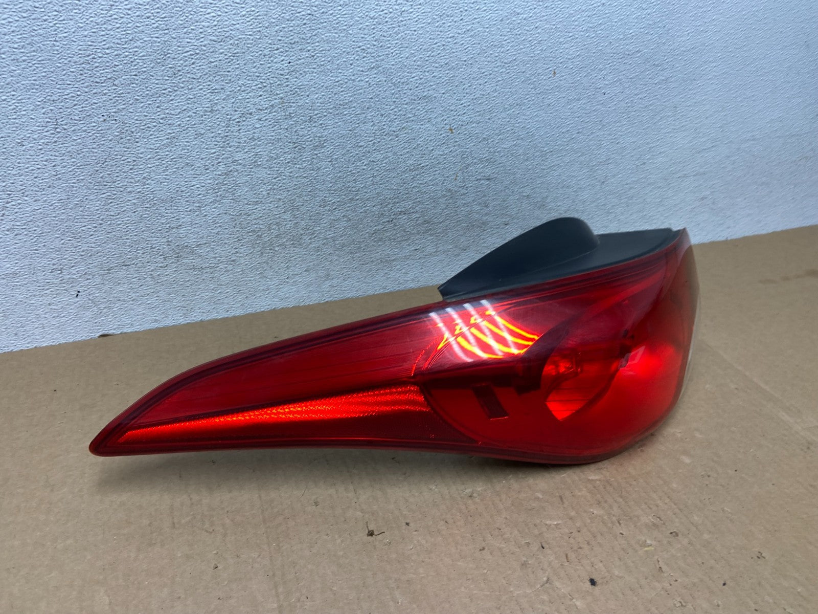 2011 2012 2013 Hyundai Elantra Sedan Left Driver Side Tail Light AF9606 DW2