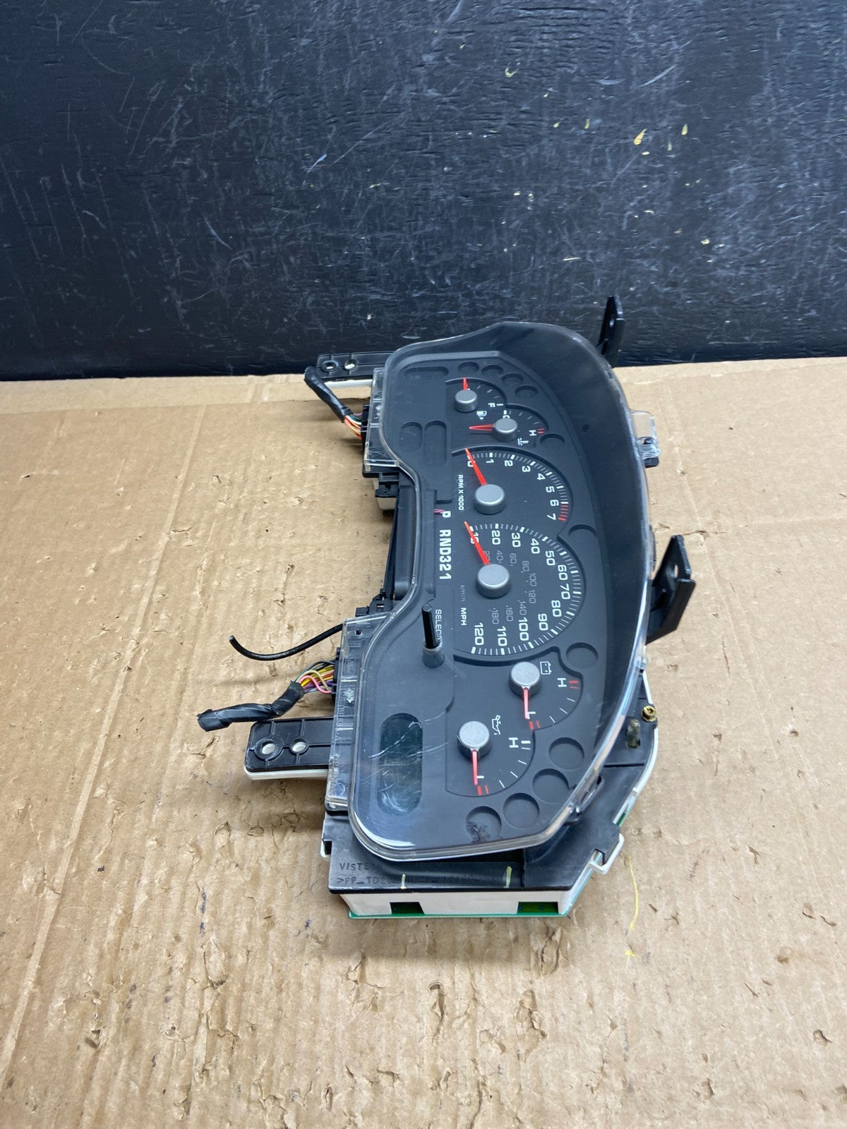 2004 2005 Ford Explorer Speedometer Cluster Gauge AD6914 DG2