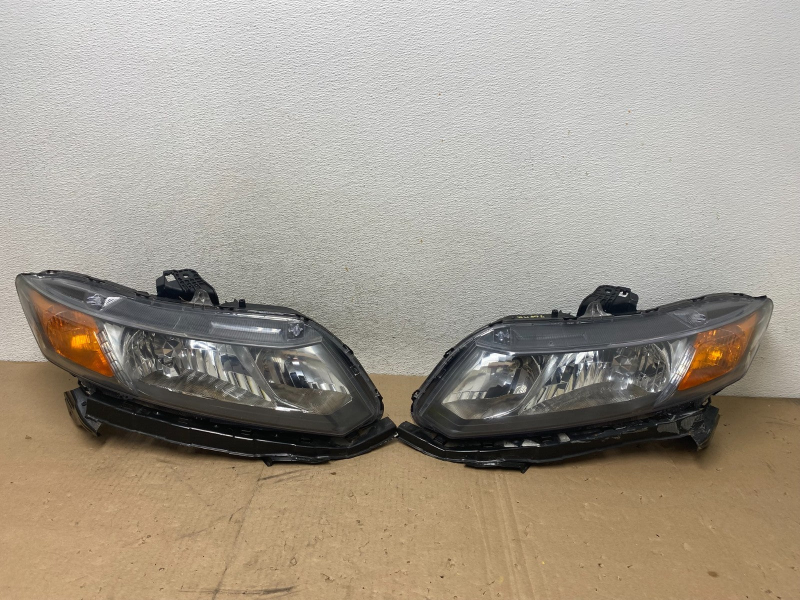 2012 Honda Civic Left+Right Side Headlights Halogen AG4826 DW0