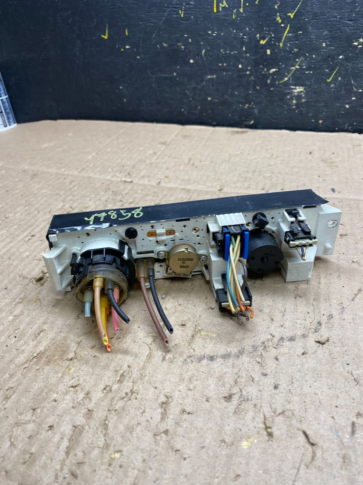 2001 - 2007 GMC Chevrolet Express 1500 Climate Control A/C Y7858 DG4