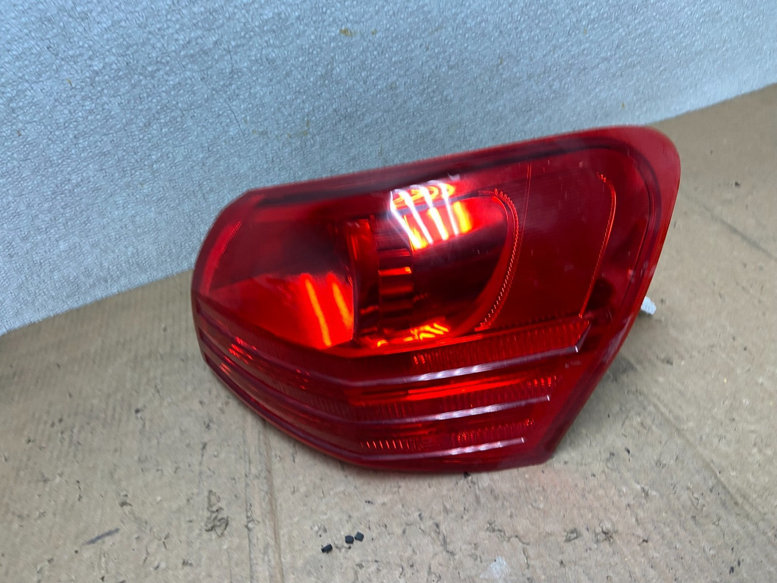 2008 to 2015 Nissan Rogue Right Passenger Rh Side Tail Light Oem AA7027 LK1