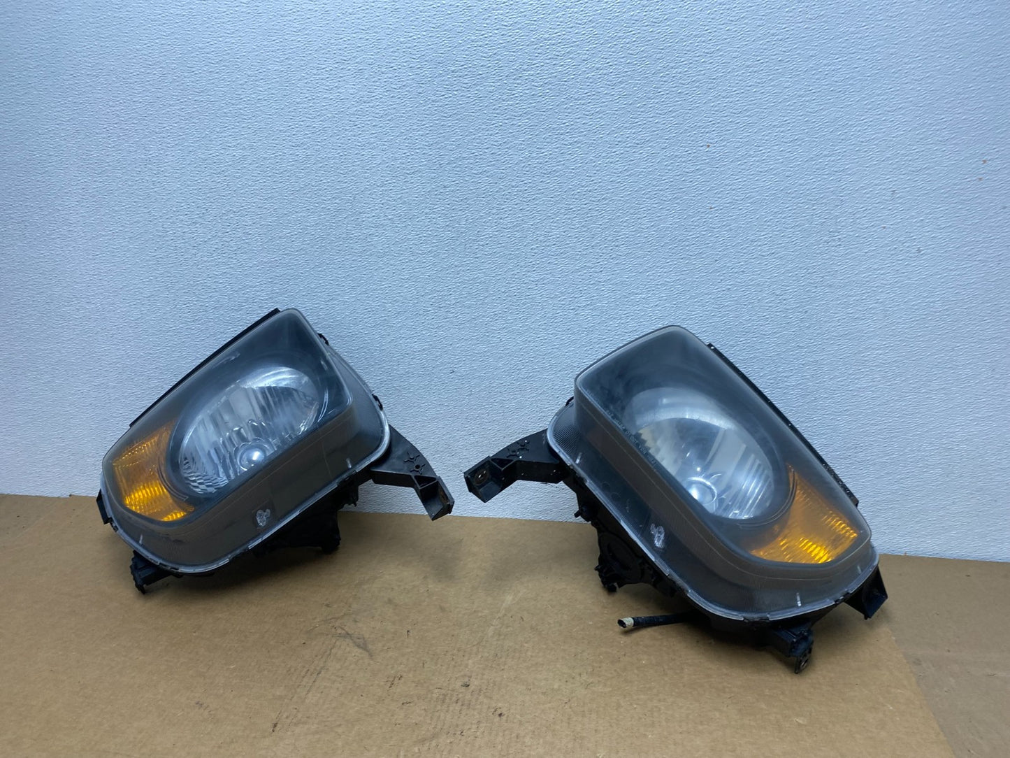 2003 to 2006 Honda Element Left+Right Side Black Headlights AC1794 DW0