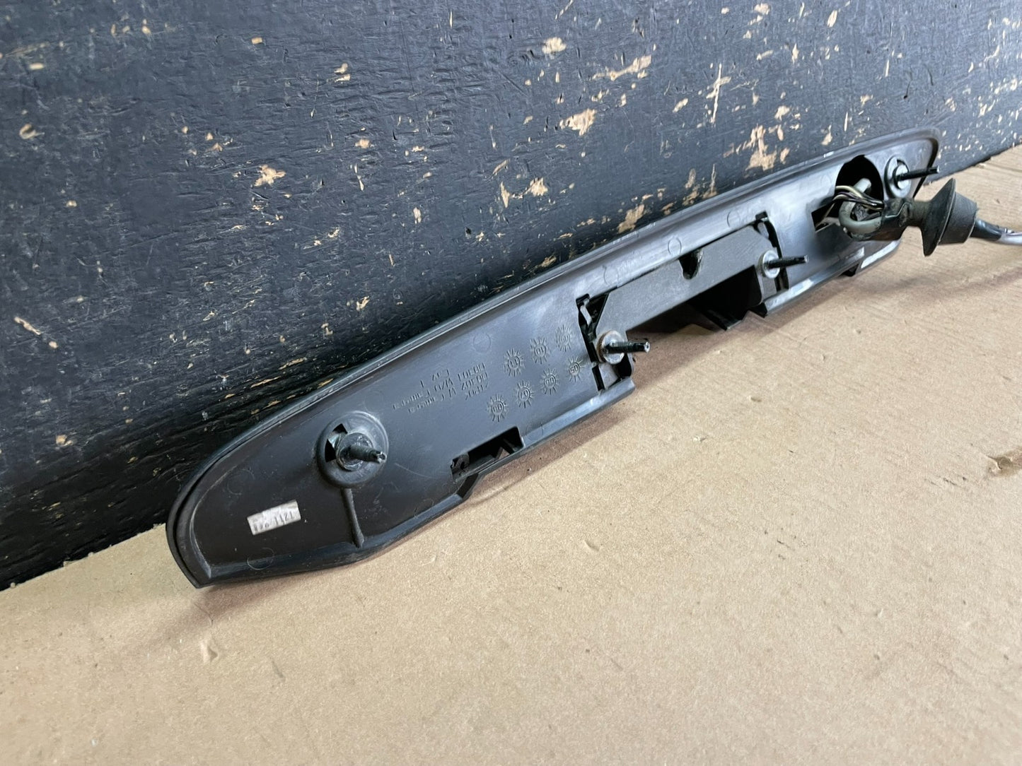 2008-2012 Buick Enclave Trunk Lid Finish Panel Moulding w/ Camera OEM AA1963 DG7